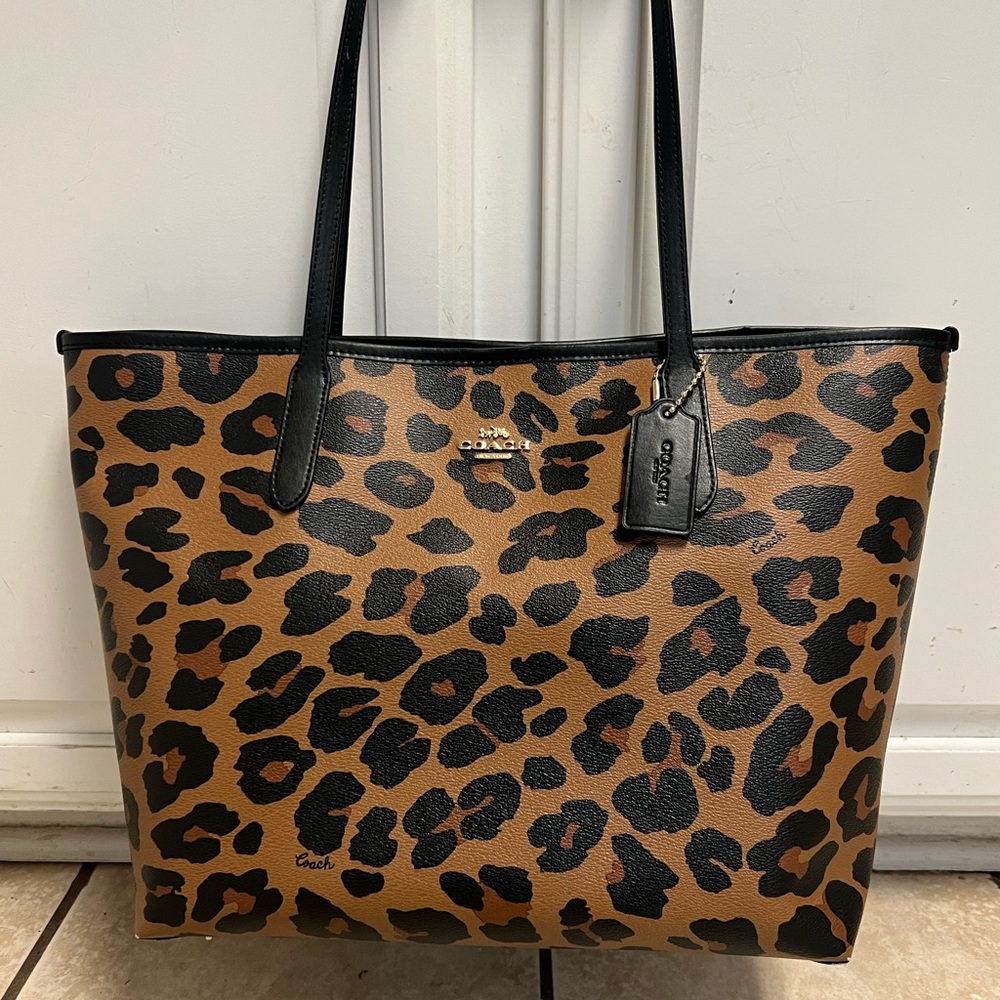 Leapord print Coach Purse w/matching Wallet